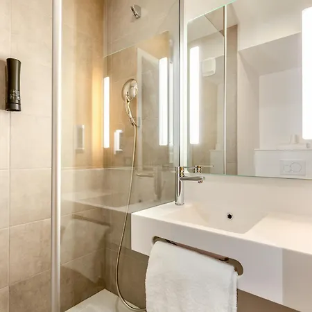 Brest Porte De Hotel Gouesnou